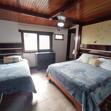The Wooden House Hotel Пуерто Виламил Екстериор снимка