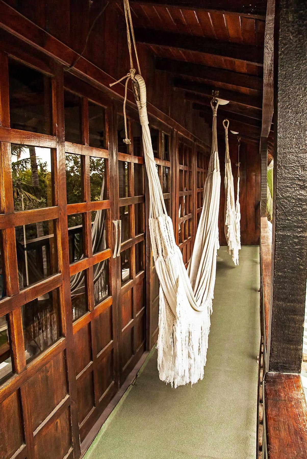 The Wooden House Hotel Пуерто Виламил Екстериор снимка